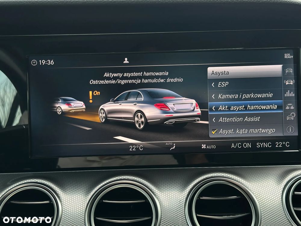 Mercedes-Benz Klasa E 220 d 9G-TRONIC - 22
