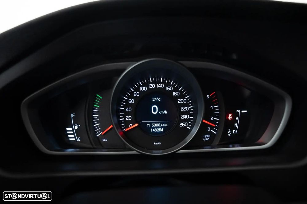 Volvo V40 Cross Country 2.0 D2 Momentum Geartronic - 23