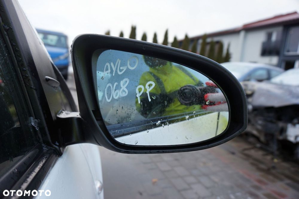 LUSTERKO ELEKTRYCZNE PRAWE AYGO II 068 87910-0H051 BIAŁY TOYOTA 2014-2022 - 3