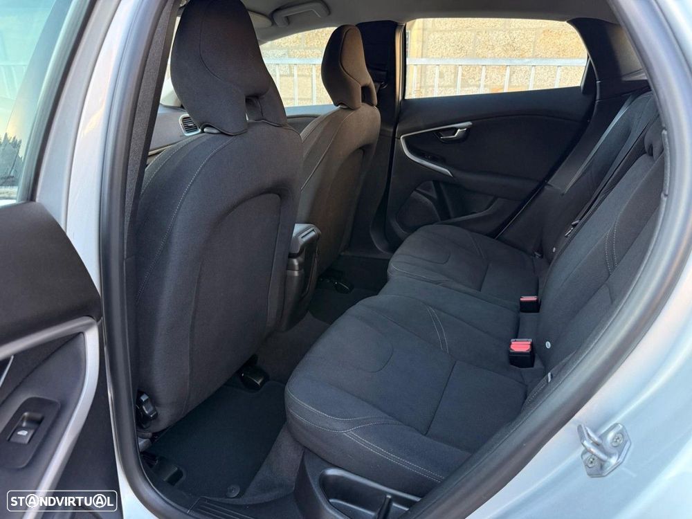 Volvo V40 Cross Country 1.6 D2 Kinetic - 14