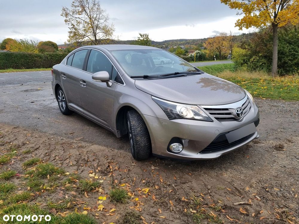 Toyota Avensis 2014 photo 2