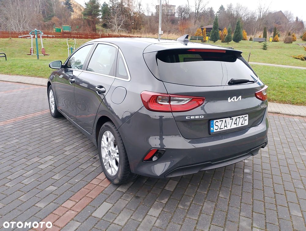 Kia Ceed - 8