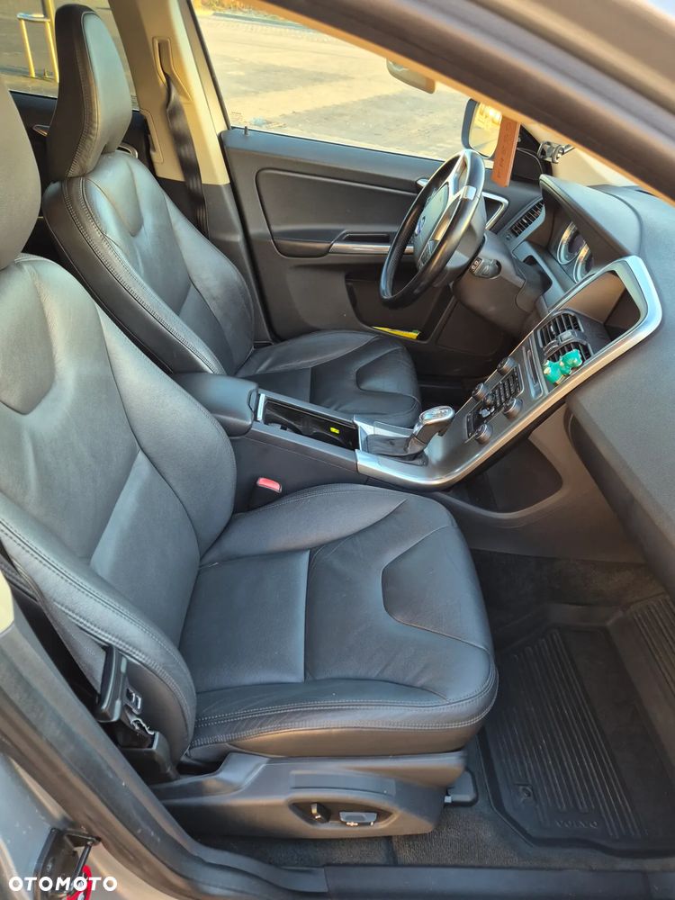 Volvo XC 60 T6 AWD Kinetic - 13