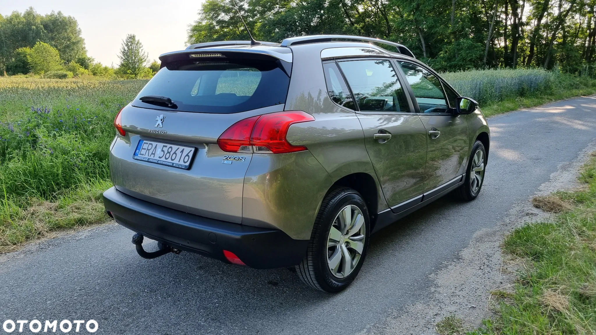 Peugeot 2008 1.6 e-HDi Active S&S - 9