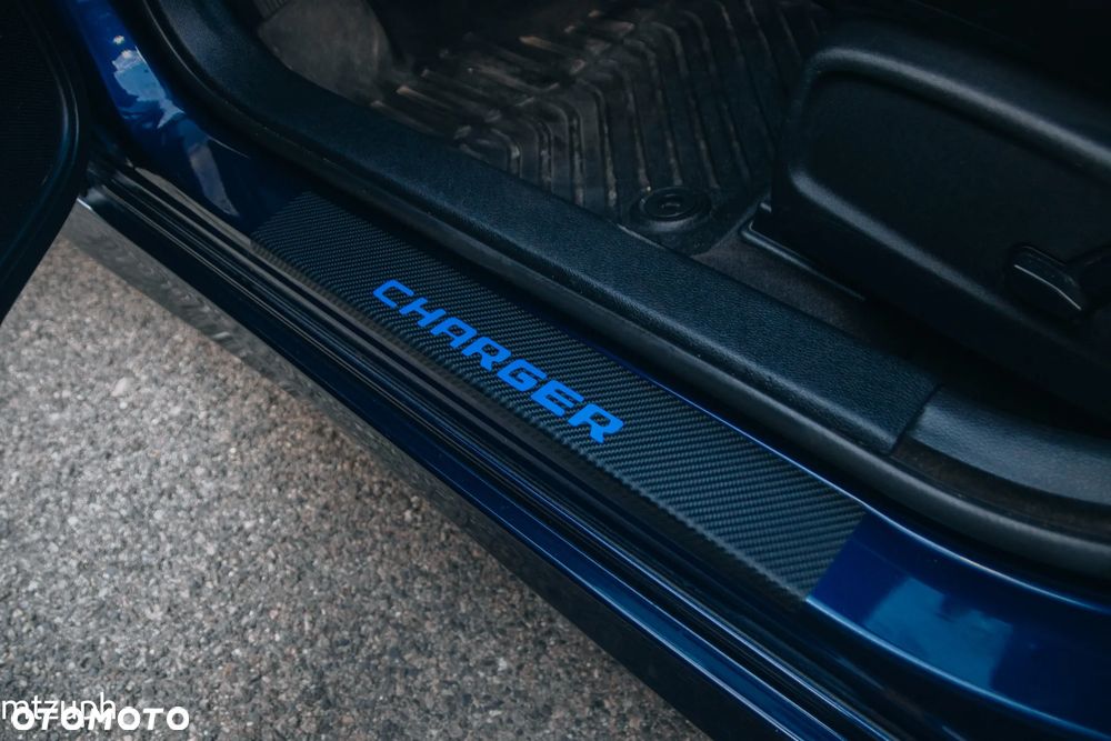 Dodge Challenger - 14