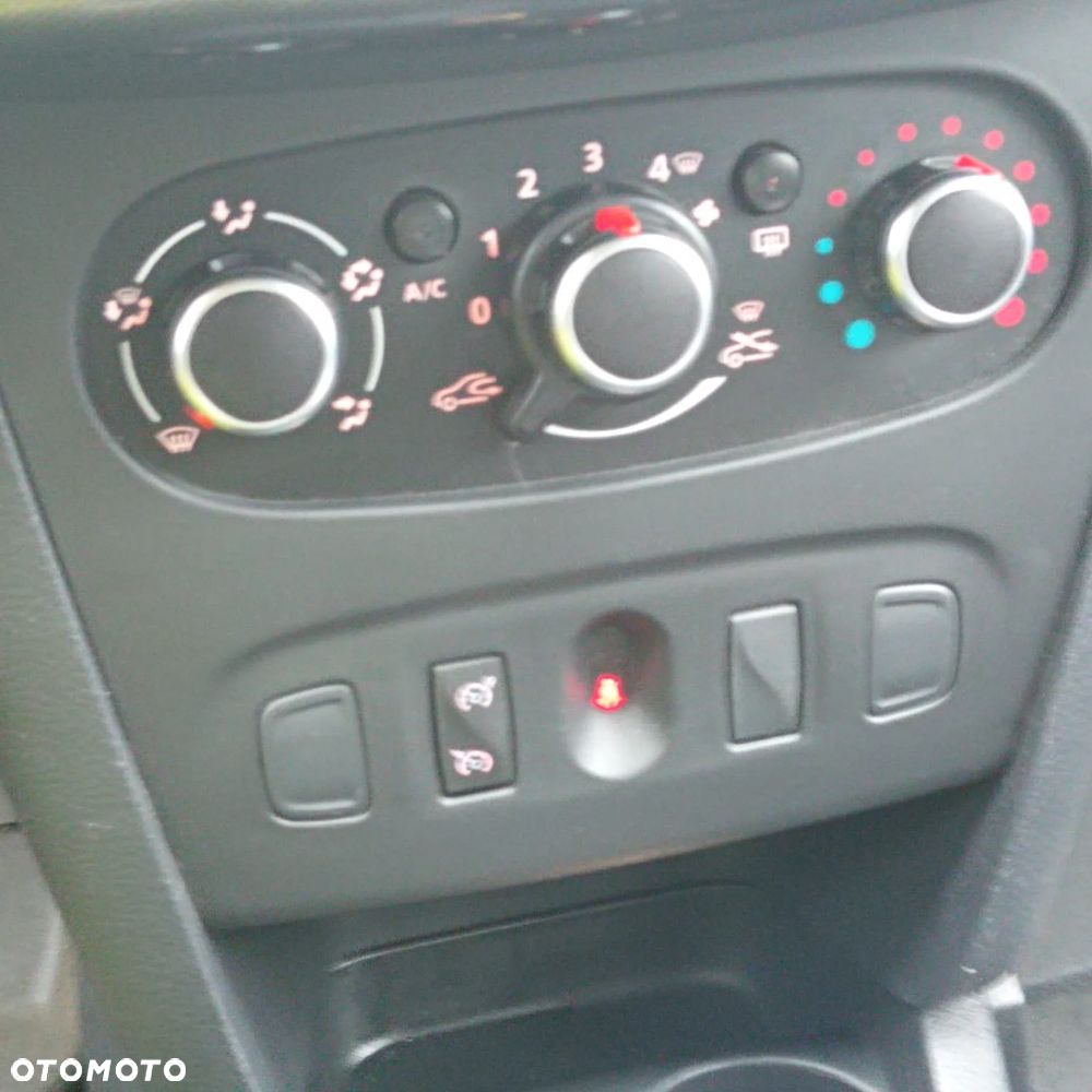 Dacia Sandero Stepway TCe 90 (S&S) Celebration - 4
