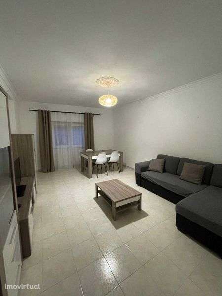 Arrendamento T2 Pinhal Novo, próximo da estação dos comboios - Grande imagem: 2/12