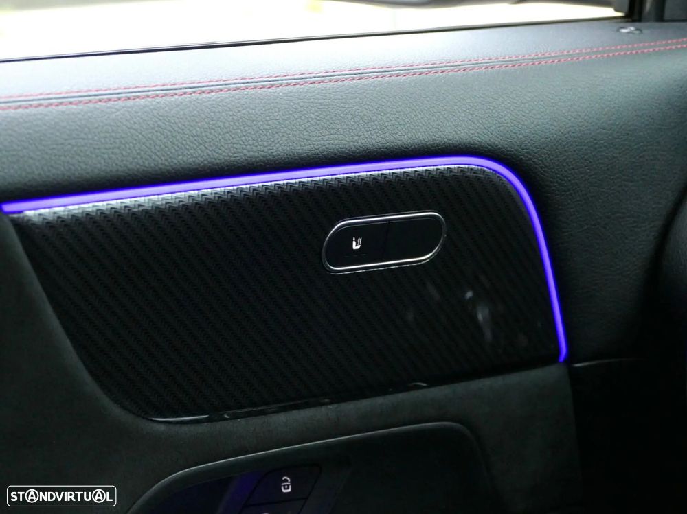 Mercedes-Benz GLA 180 d AMG Line - 34