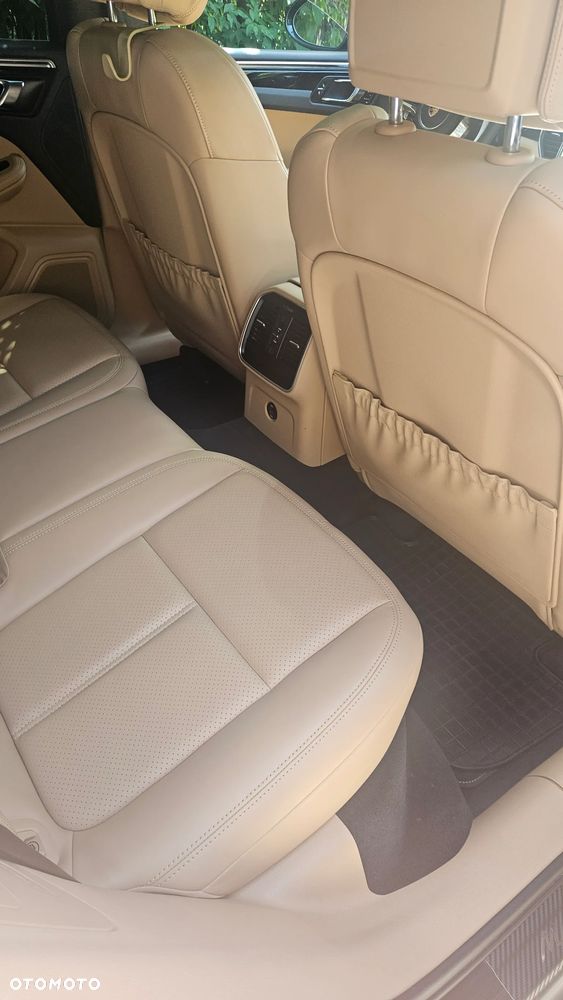 Porsche Macan Standard - 12