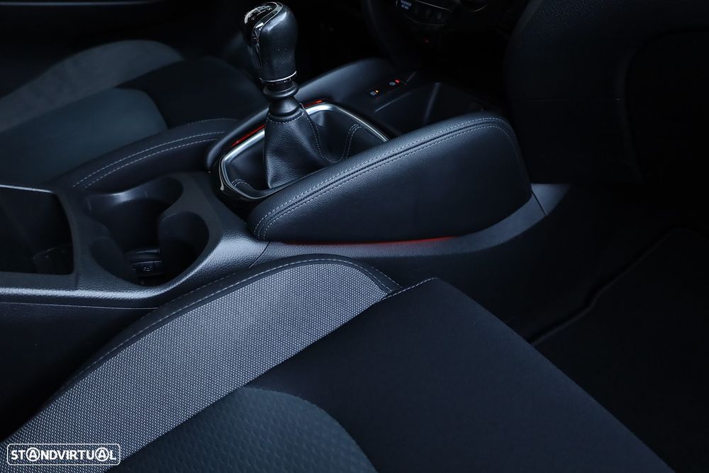 Nissan Qashqai 1.5 dCi N-Connecta J18 - 47