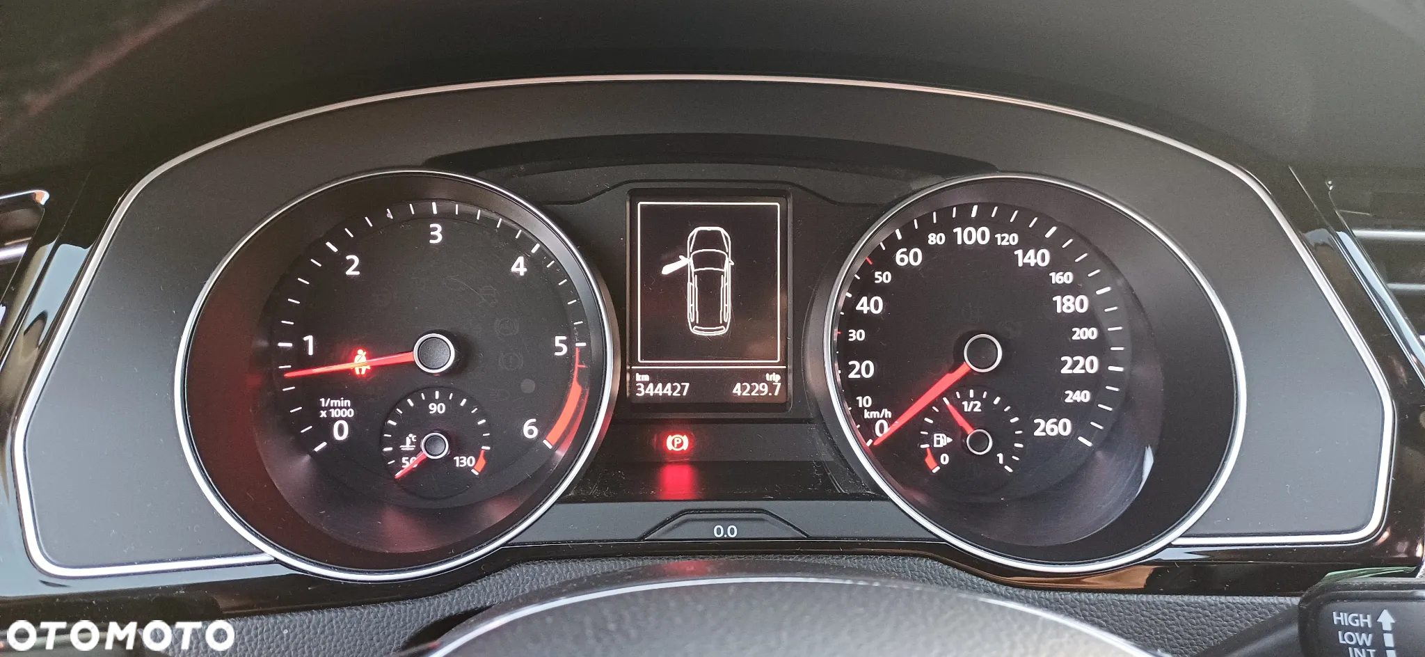 Volkswagen Passat 1.6 TDI BMT Comfortline - 11