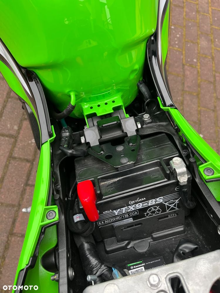 Kawasaki ZXR - 19