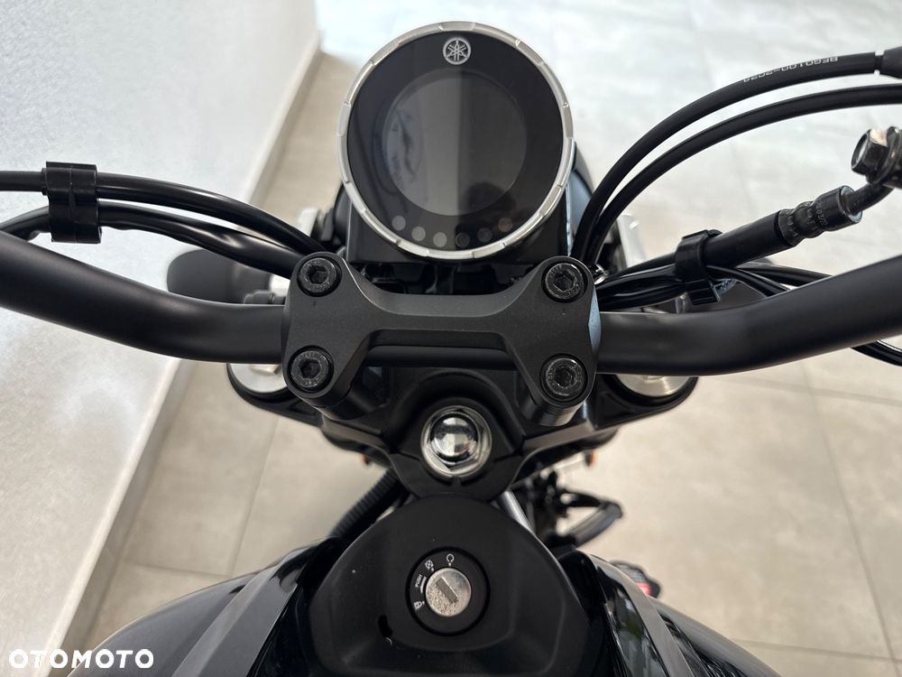 Yamaha XSR - 9