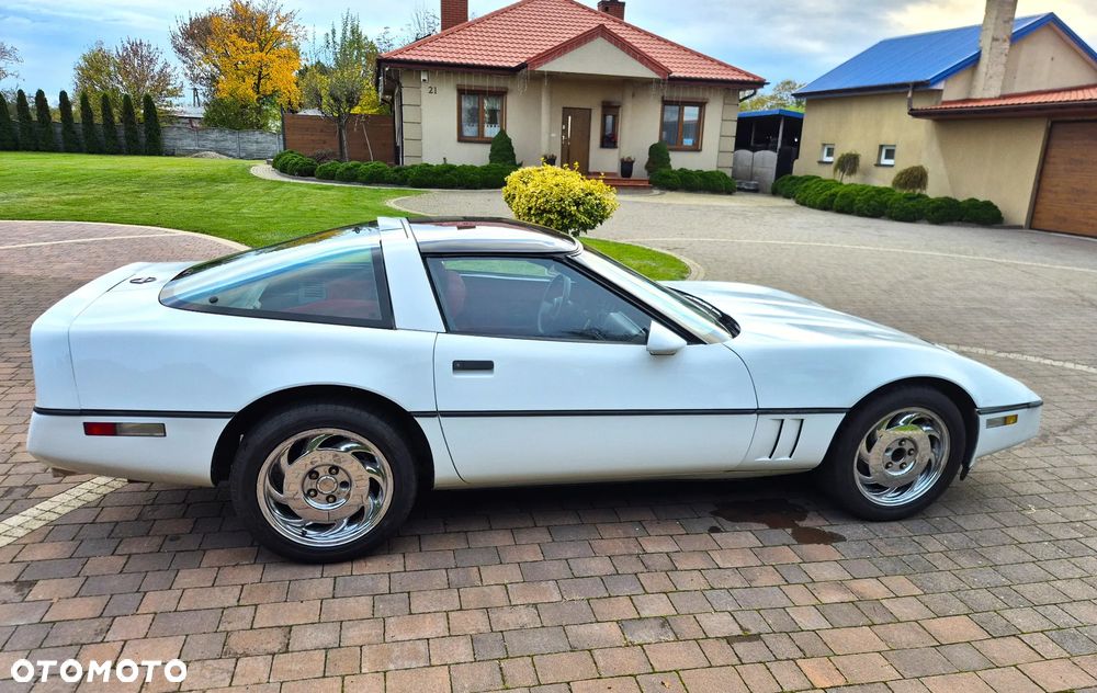 Chevrolet Corvette - 14
