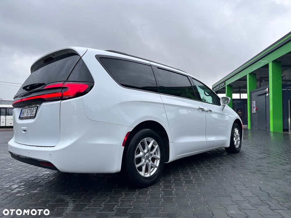 Chrysler Pacifica - 21