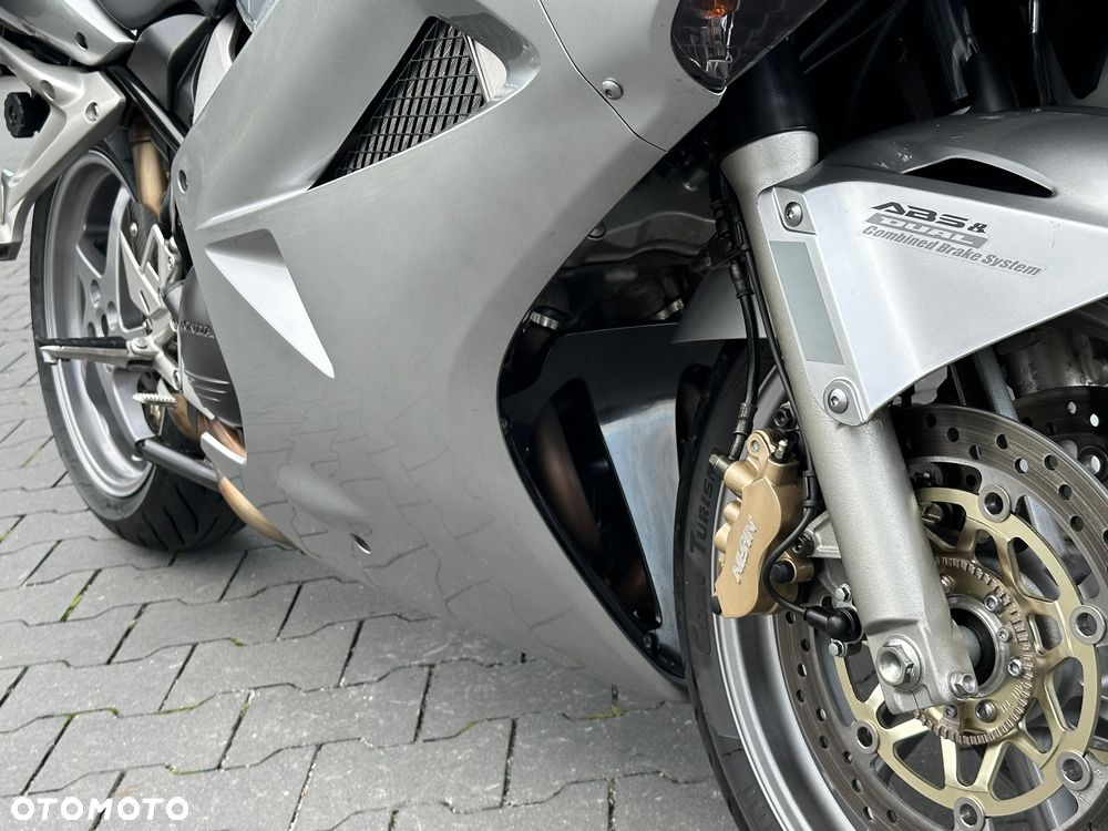 Honda VFR - 18