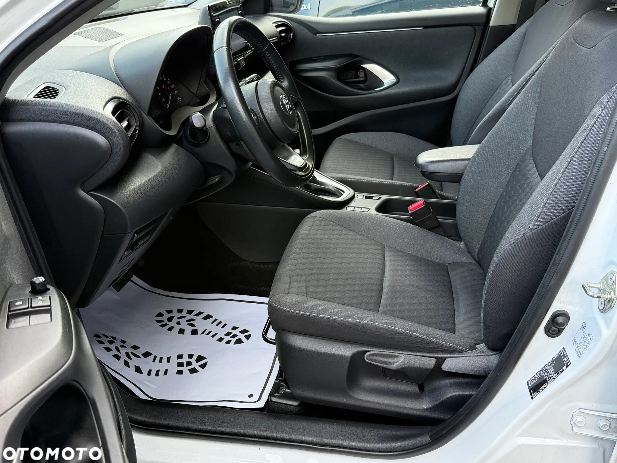 Toyota Yaris Hybrid 1.5 Comfort - 16