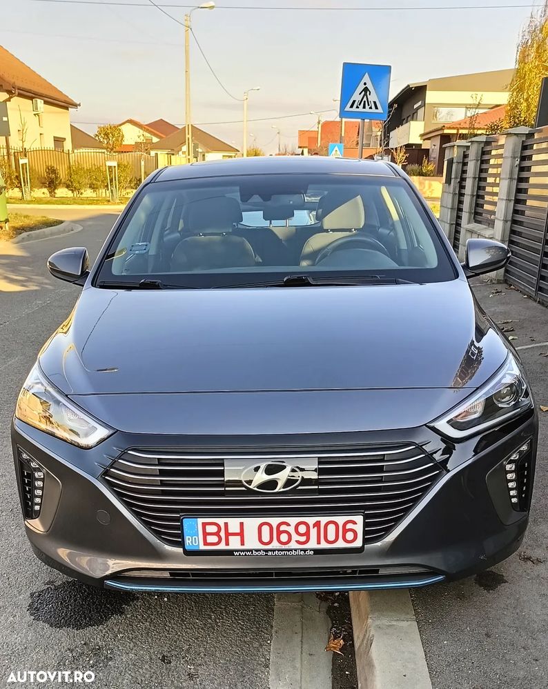 Hyundai IONIQ - 12