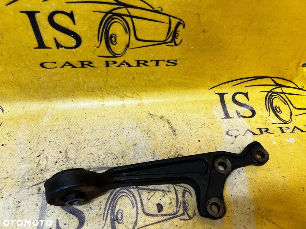 ŁAPA MOCOWANIE WSPORNIK MOSTU PRZEDNIEGO TOYOTA HILUX VIII 8 2.4D D4D - 2