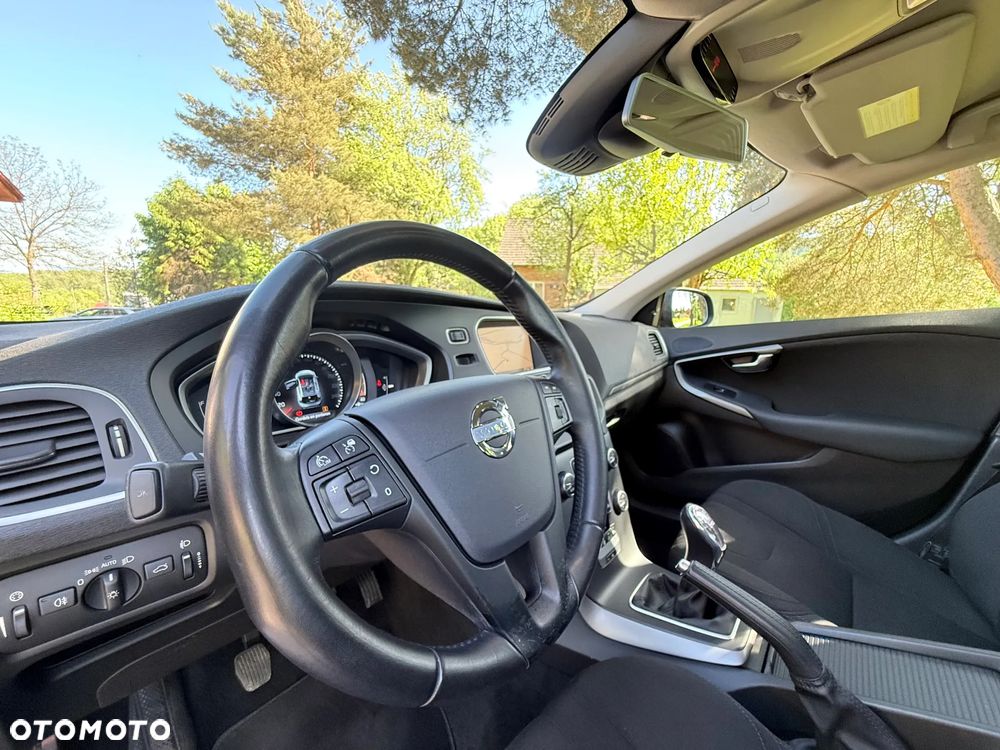 Volvo V40 D2 Momentum - 18