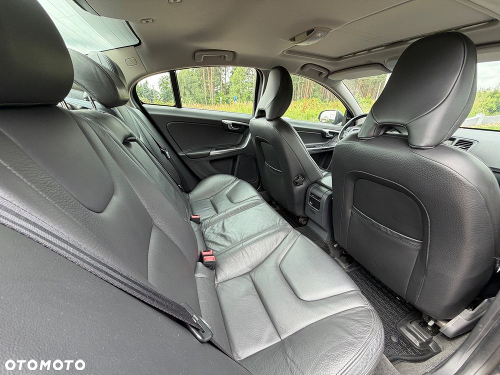 Volvo S60 D5 Summum - 19