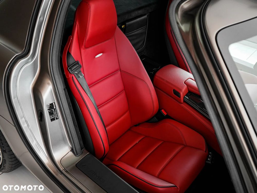 Mercedes-Benz SLS - 33