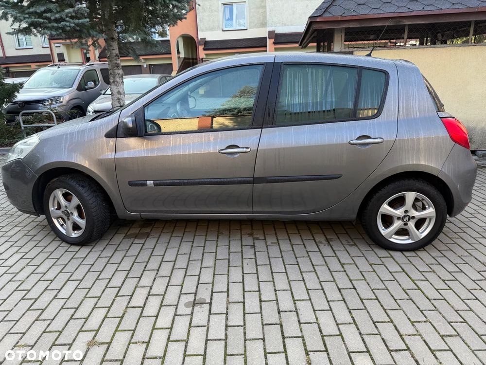 Renault Clio - 16