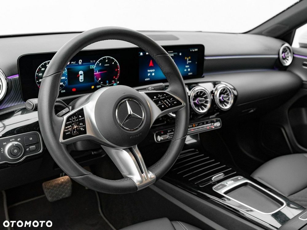 Mercedes-Benz Klasa A 200 d Progressive 8G-DCT - 7