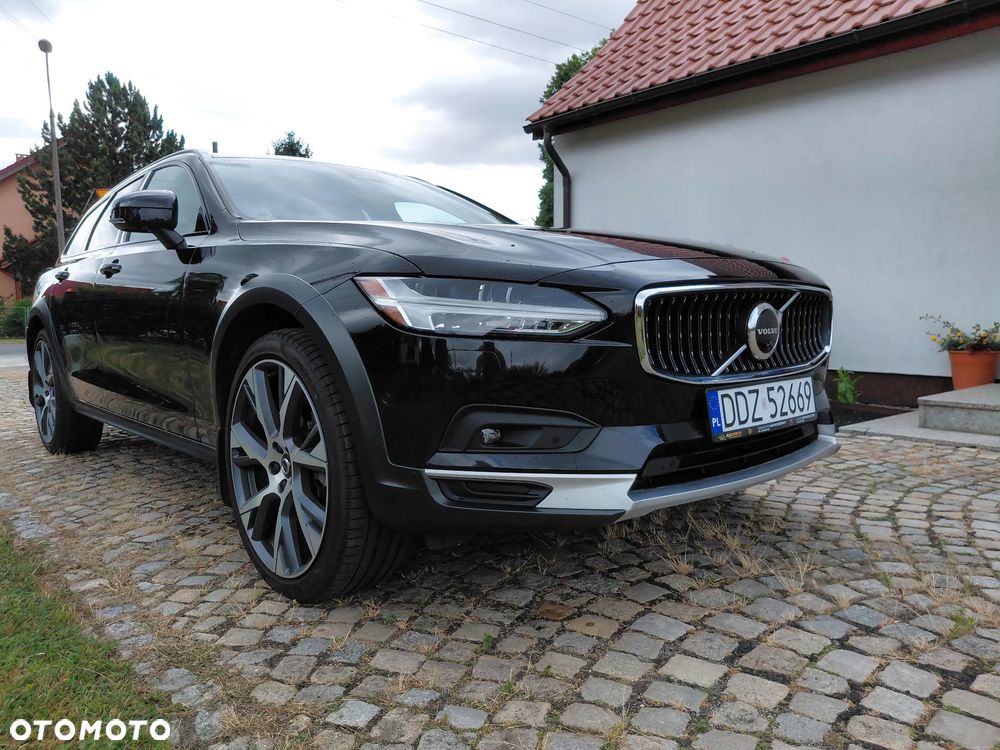 Volvo V90 Cross Country - 11