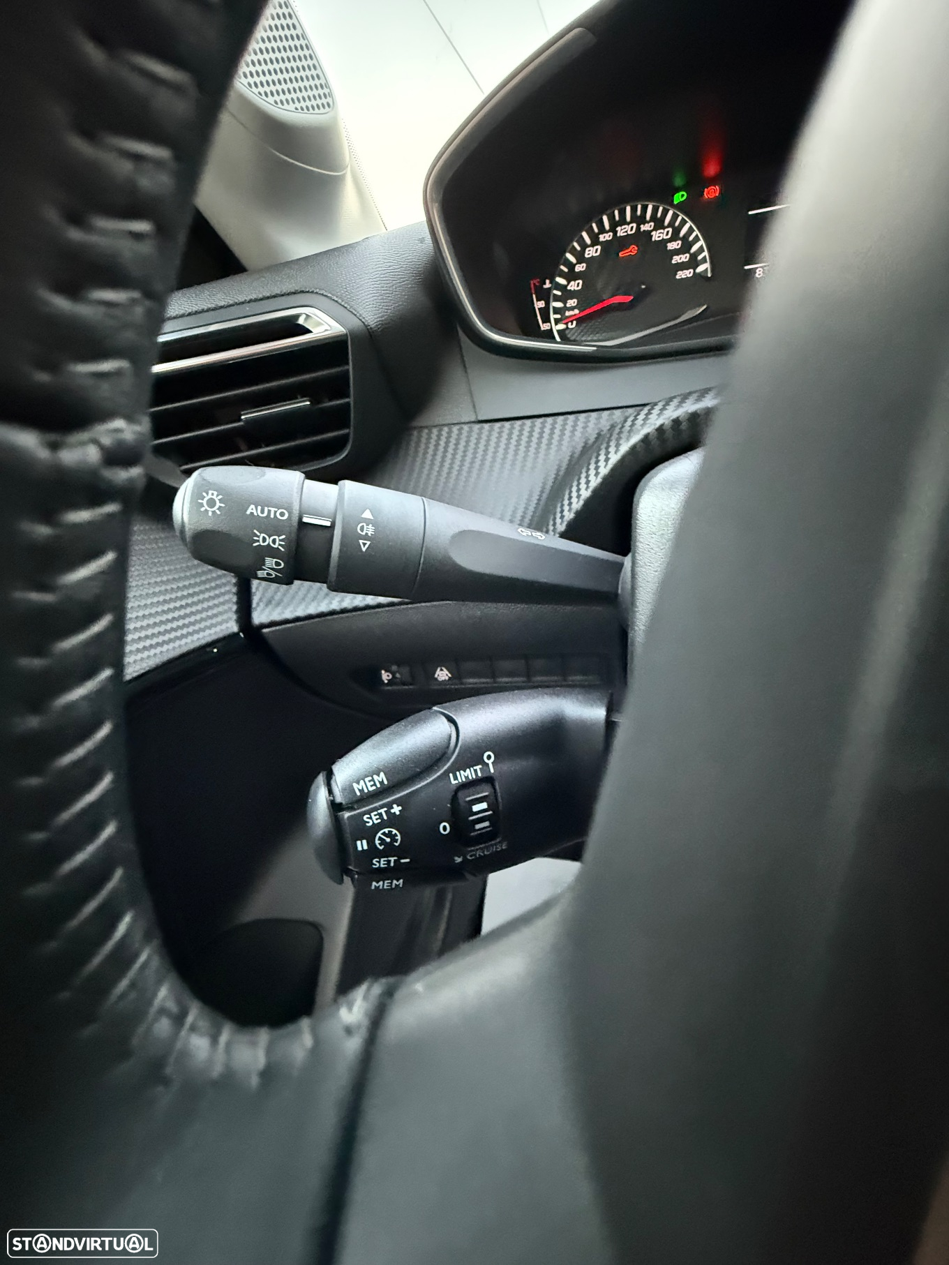 Peugeot 208 BlueHDi 100 Active Pack - 20
