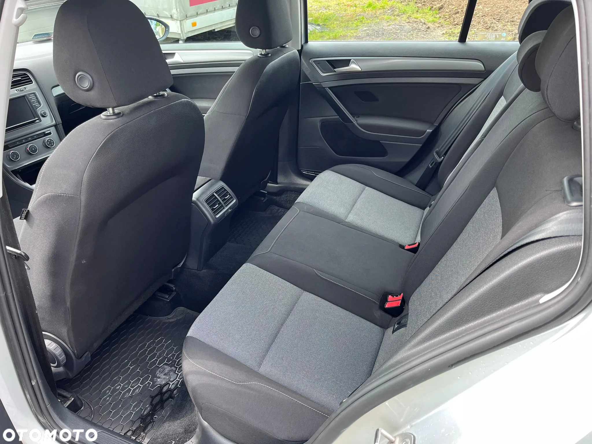 Volkswagen Golf VII 1.6 TDI BlueMotion Trendline - 11