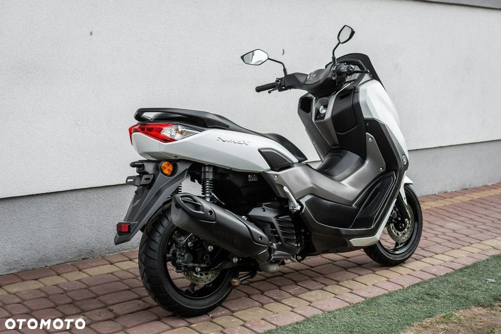 Yamaha NMAX - 4