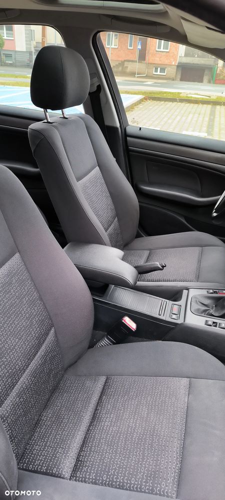 BMW Seria 3 318i Edition Exclusive - 12