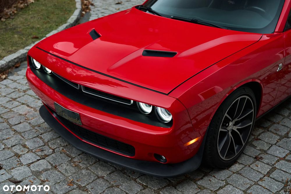 Dodge Challenger - 2