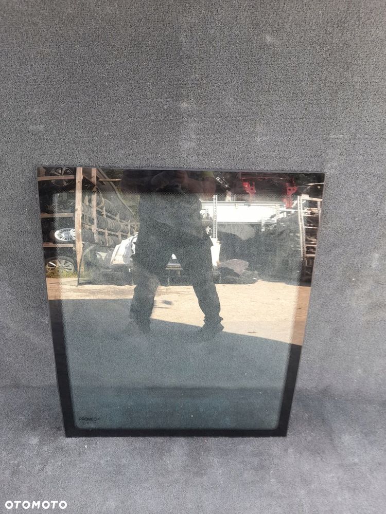 szyba autobus master iv 77x92 - 1