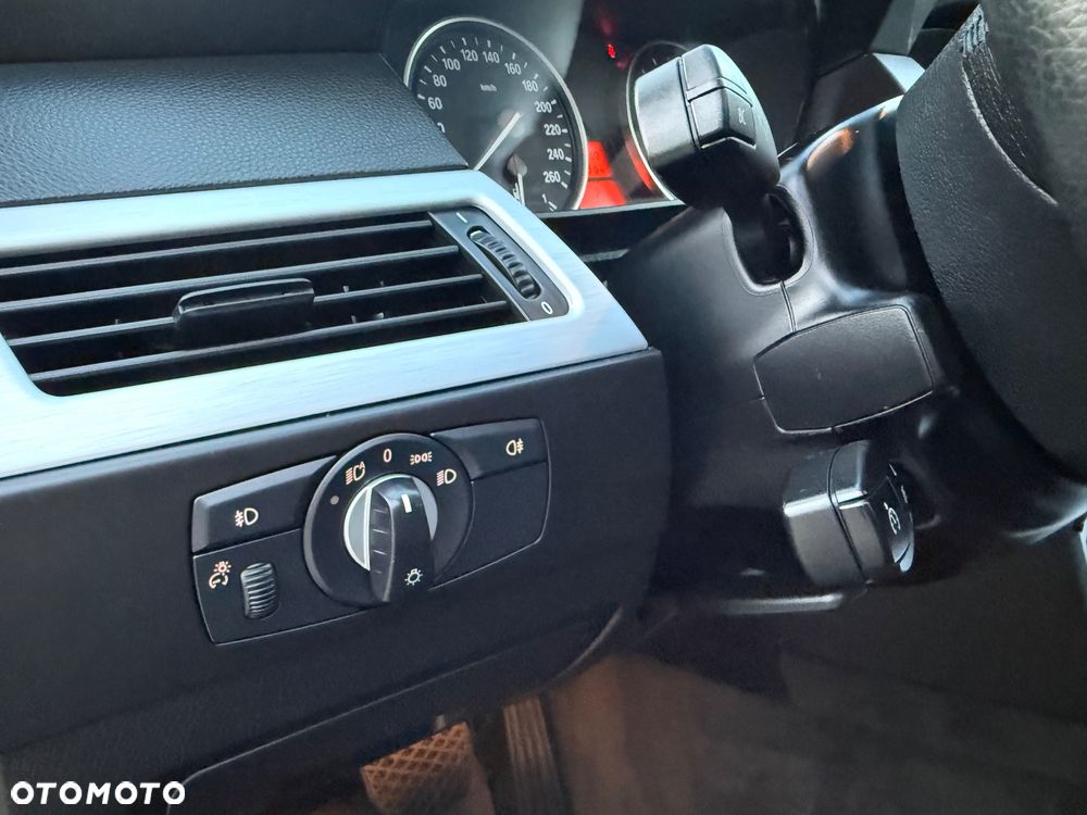 BMW Seria 5 523i Edition Exclusive - 15