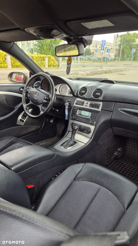 Mercedes-Benz CLK - 16