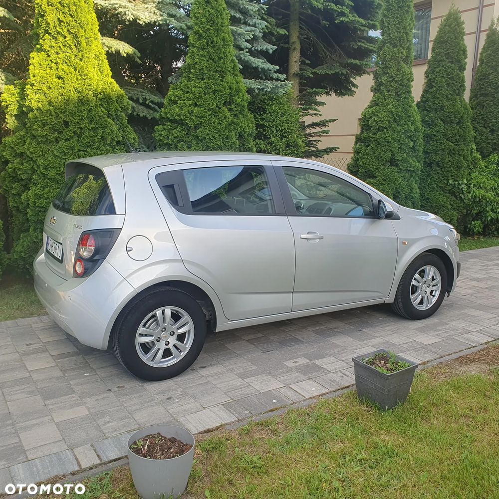 Chevrolet Aveo 1.4 16V LS Design+ - 9