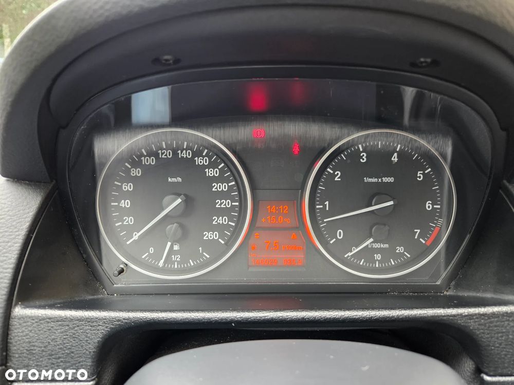 BMW X1 sDrive18i xLine - 37