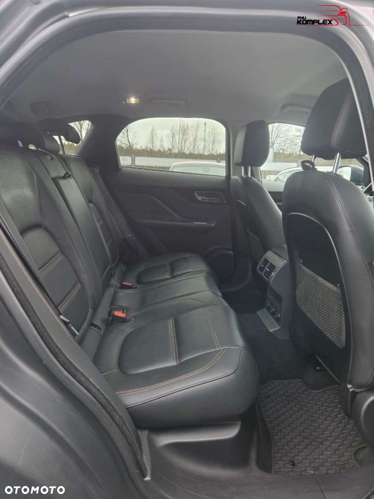 Jaguar F-Pace - 13