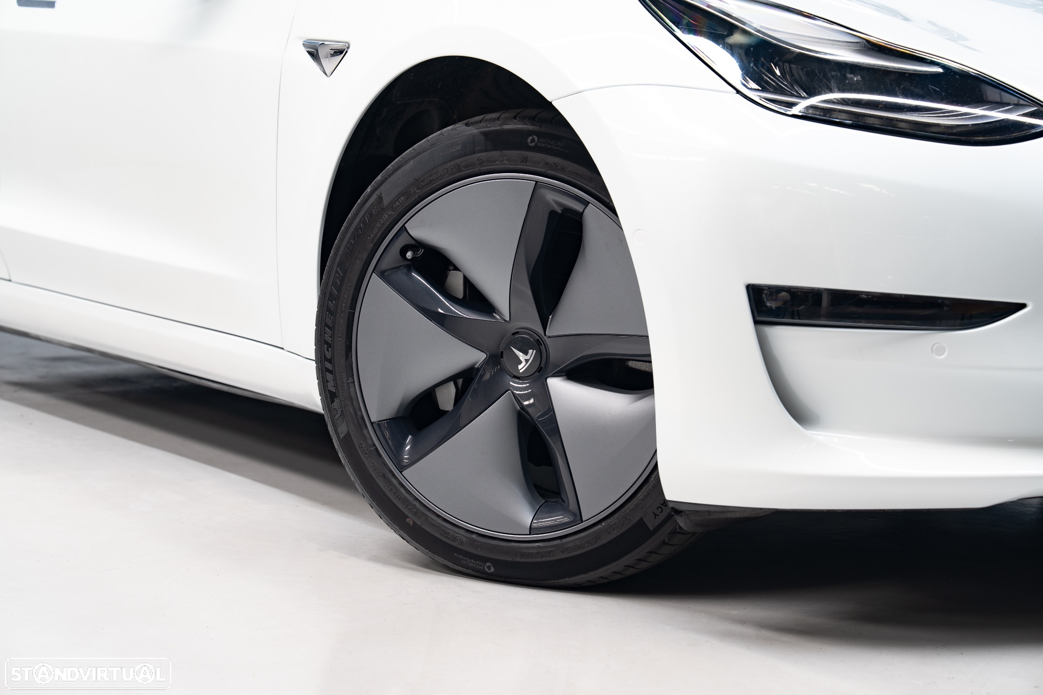 Tesla Model 3 Long-Range Dual Motor AWD - 4