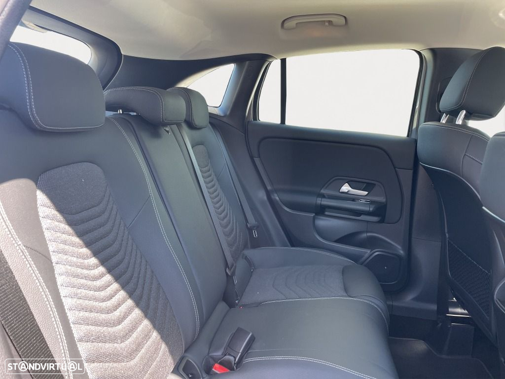 Mercedes-Benz GLA 180 d - 14