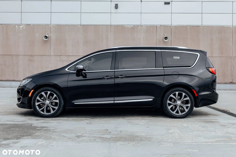 Chrysler Pacifica - 5