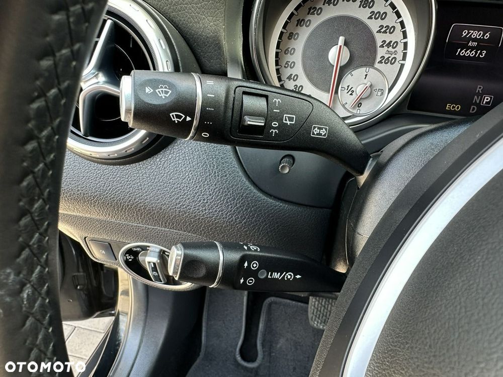Mercedes-Benz GLA 200 7G-DCT Style - 20
