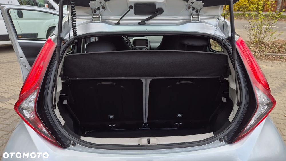 Toyota Aygo x-play - 17