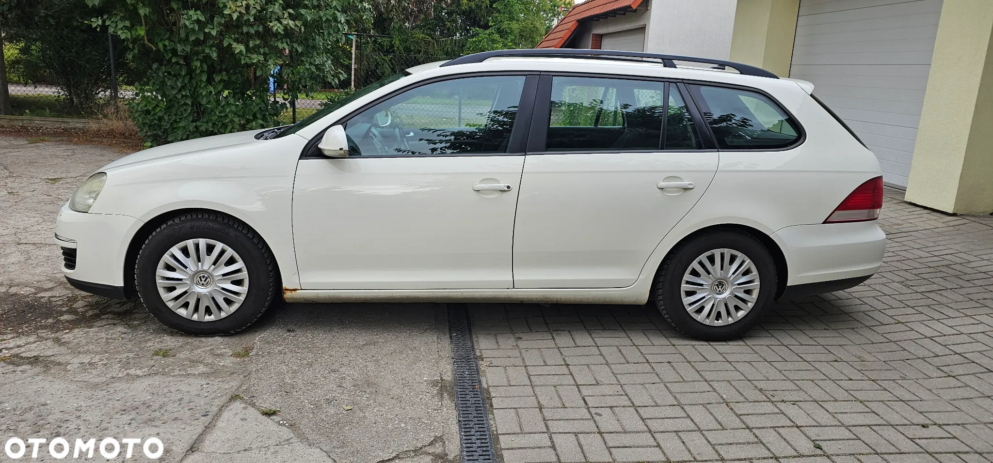 Volkswagen Golf V 1.9 TDI DPF BlueMot Comfortline - 5