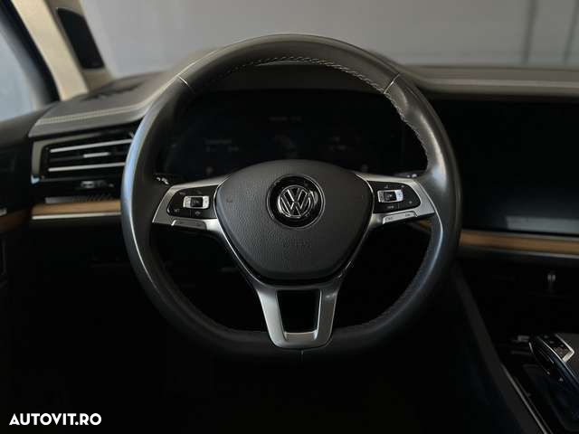 Volkswagen Touareg - 16