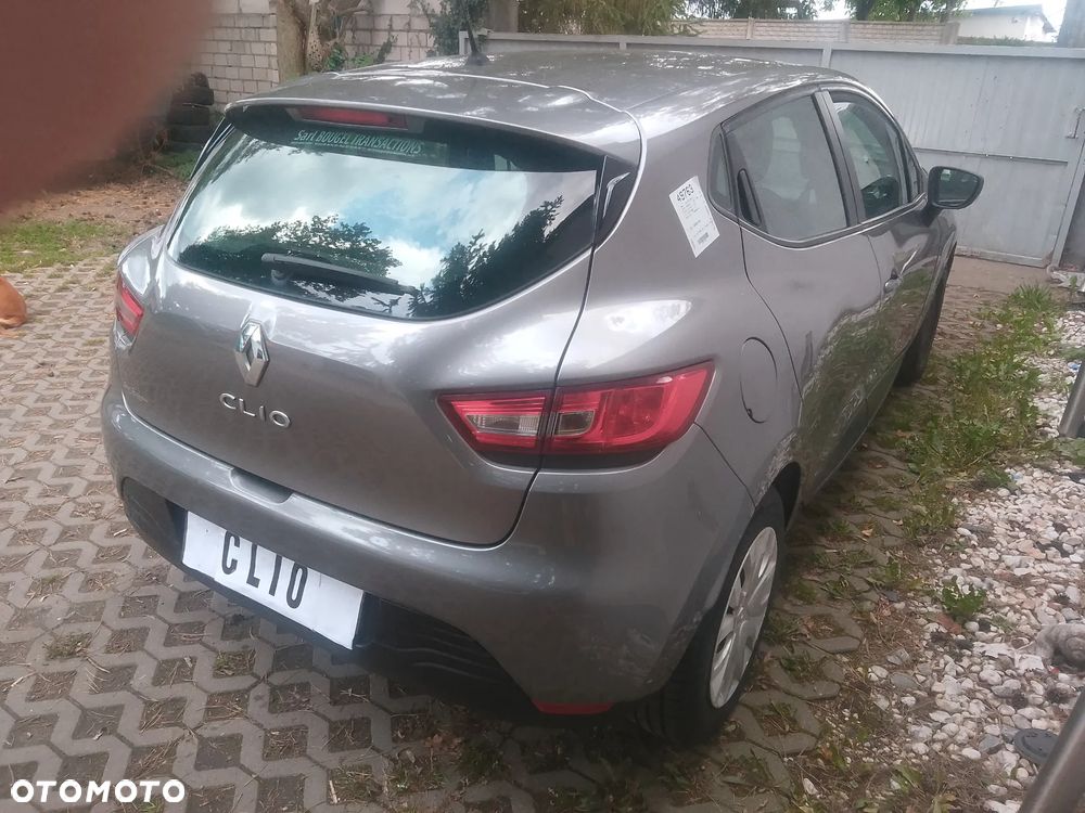Renault Clio 1.2 16V Life - 11