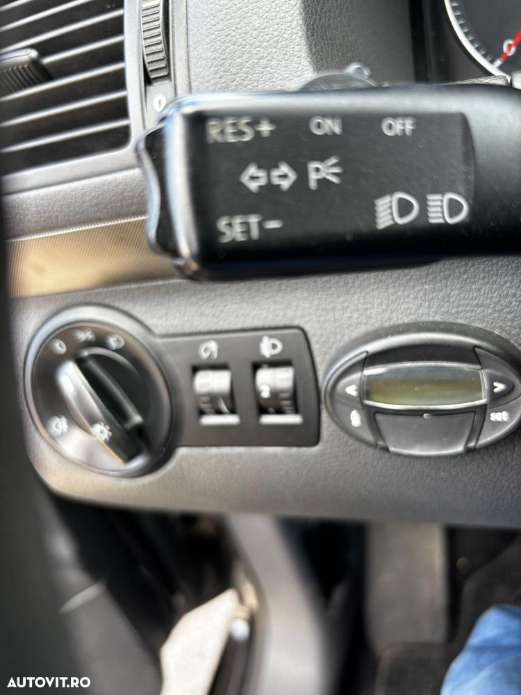 Volkswagen Touran - 9