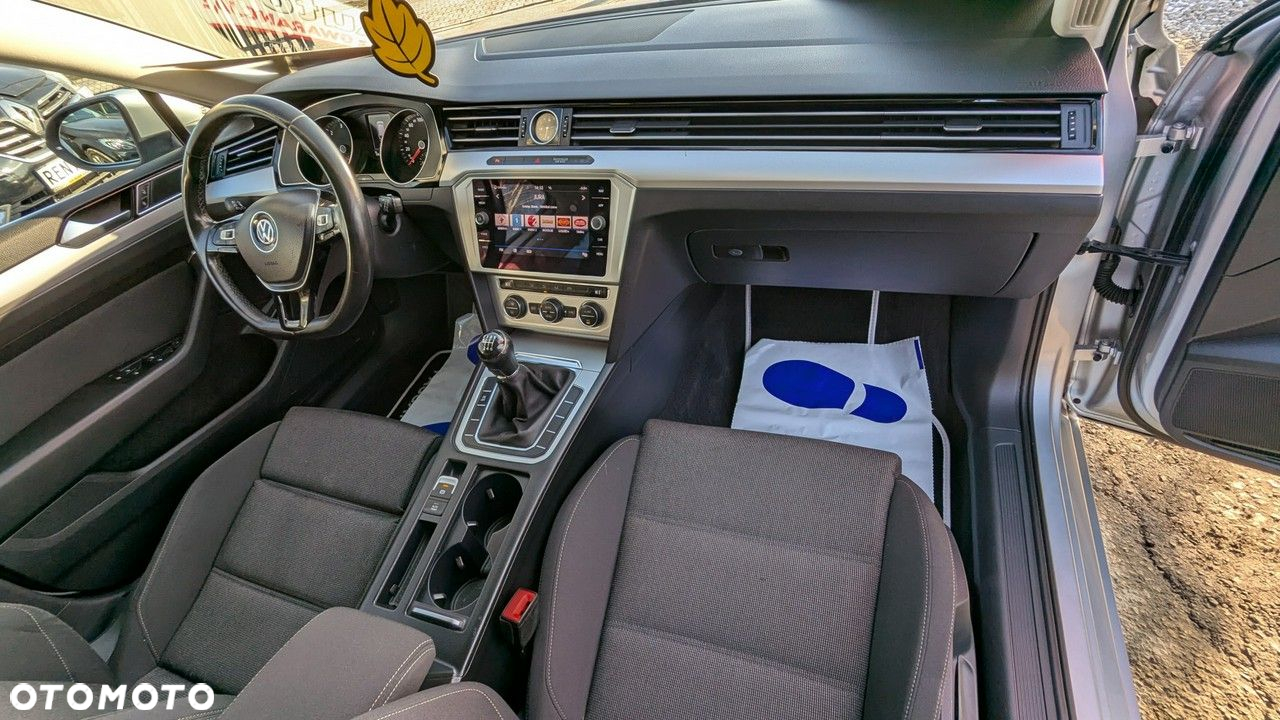 Volkswagen Passat - 18